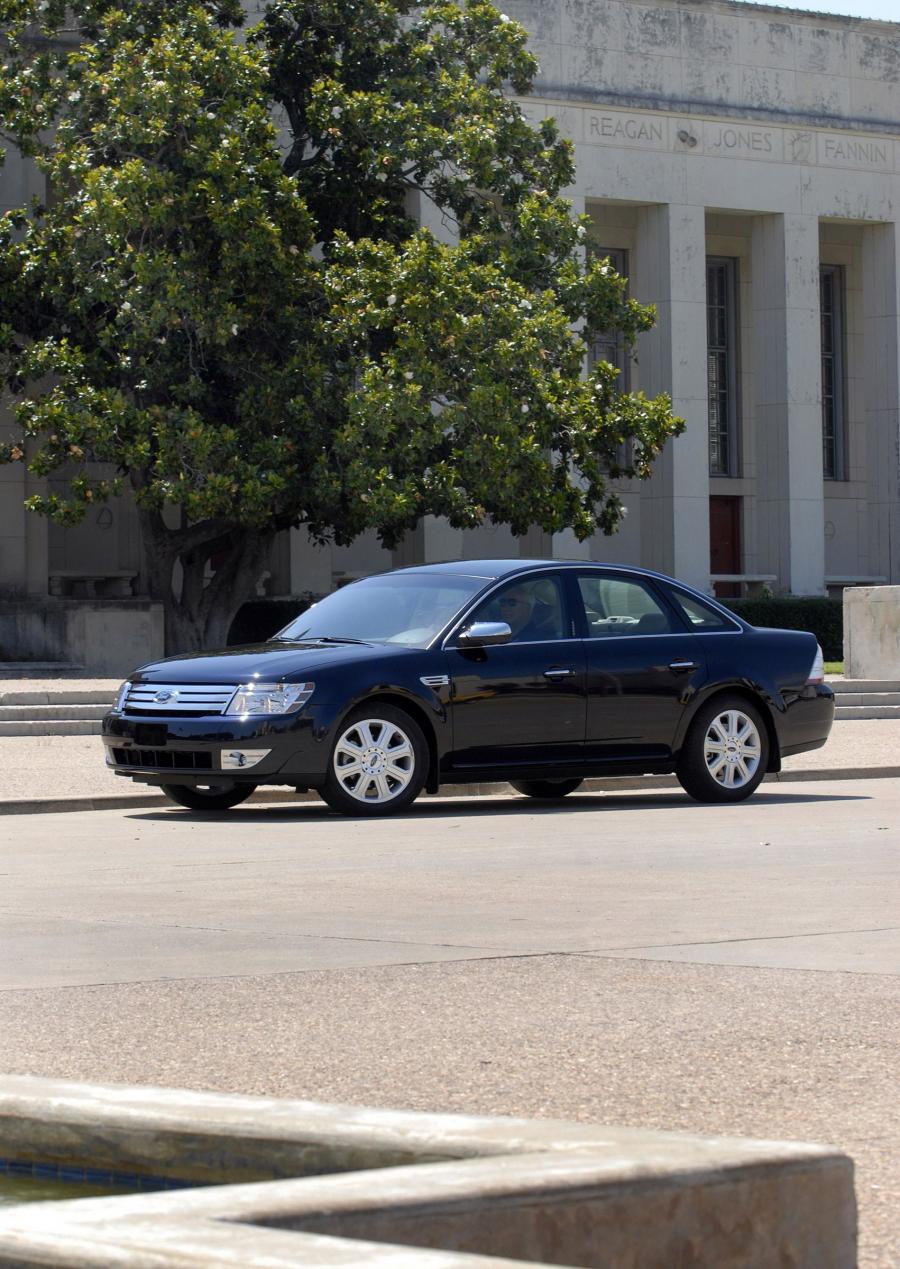  Ford Taurus 2008 года  (фото 33 из 57)